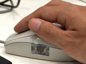 باحثون يابانيون يطوّرون "فأرة كمبيوتر" لقياس مستوى ضغط الدم