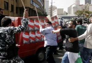 سقوط جرحى في اشتباكات بين طلاب حزبي الكتائب والوطنيين الأحرار مع قوات الأمن اللبنانية