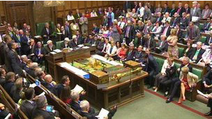 تراجعت الحكومة البريطانية عن إجراء تصويت سريع بالبرلمان بشأن إجراء في سوريا