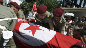 اغتيال براهيمي وبلعيد أغرق تونس في أزمة كبيرة بعد سقوط الرئيس بن علي.