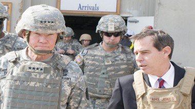 ستيوارت جونز- السفير الأمريكي في العراق 