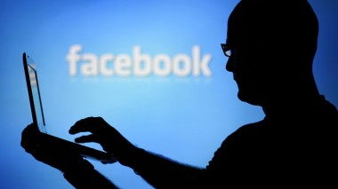 "فيس بوك" يحذر إدارة مكافحة المخدرات من إنشاء حسابات مزيفة