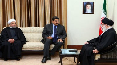 مادورو من إيران إلى السعودية سعيا لكبح انخفاض أسعار النفط